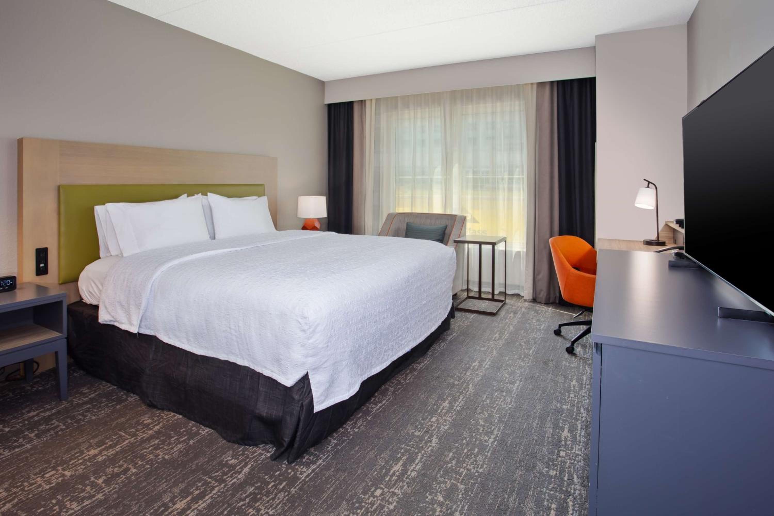 Newark Vacations - Hampton Inn  Suites By Hilton- Newark Airport Elizabeth - Property Image 4