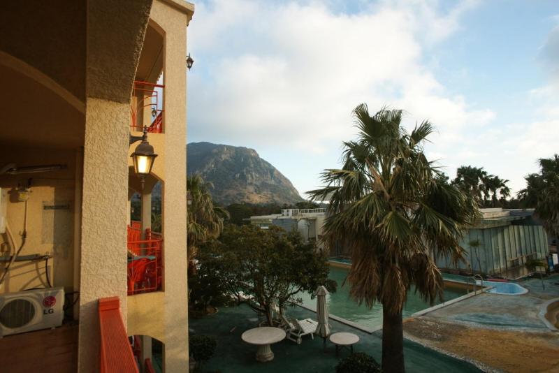 Sanbangsan Hot Spring Pension
