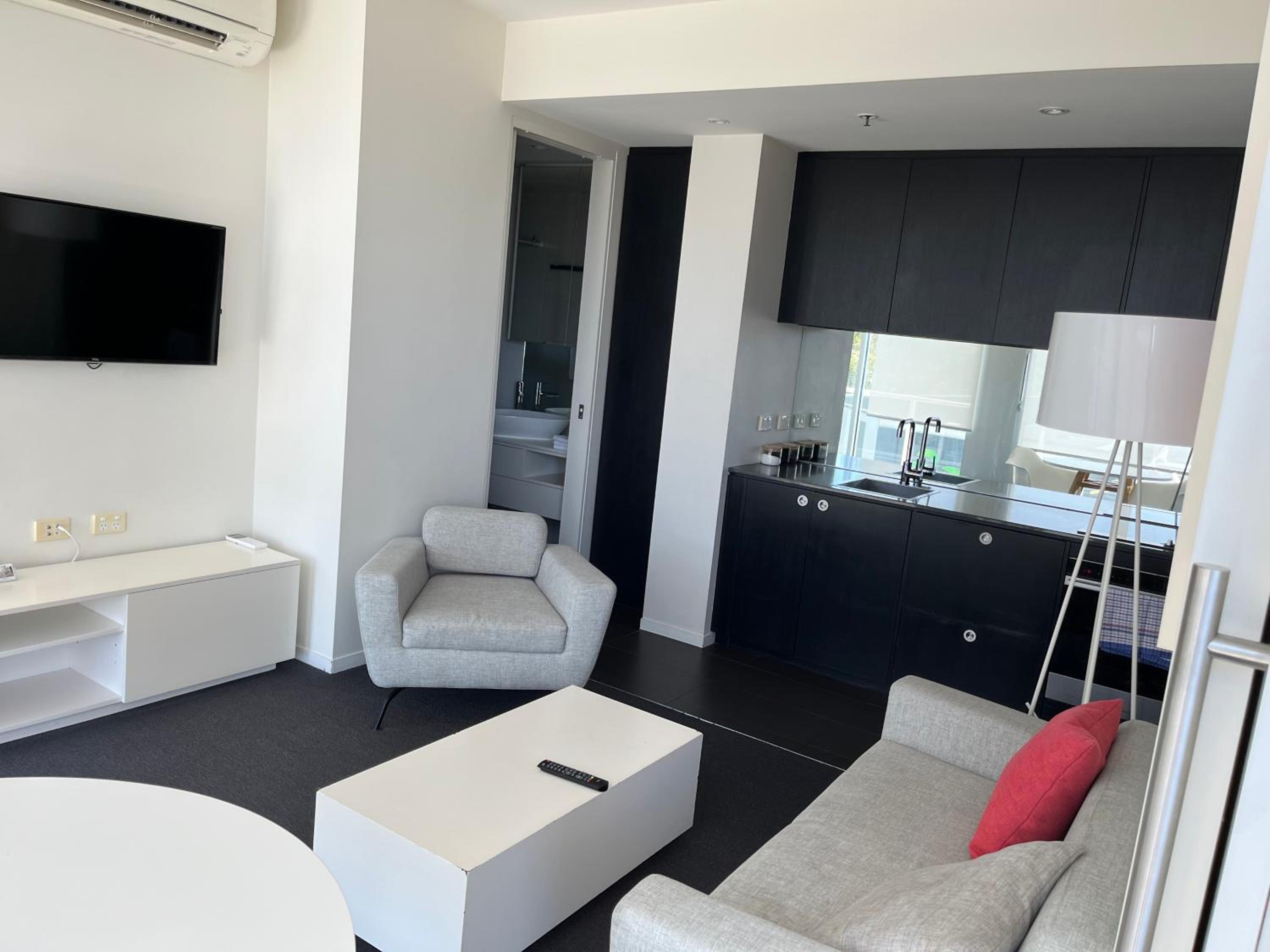 Tasha's Apartments on Warwick, photo 179