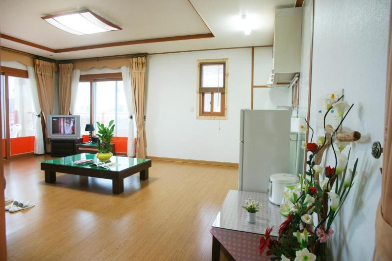 Sanbangsan Hot Spring Pension