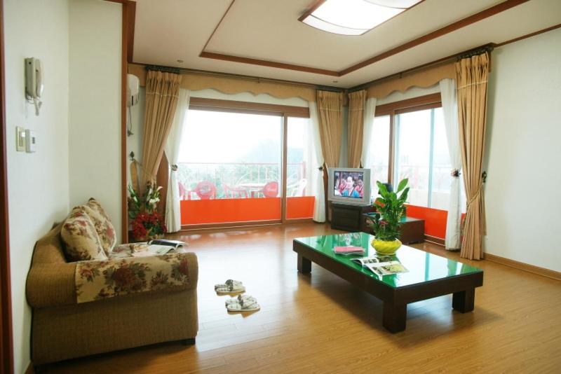 Sanbangsan Hot Spring Pension