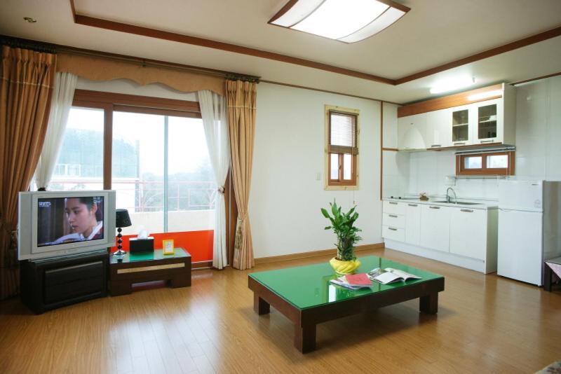 Sanbangsan Hot Spring Pension