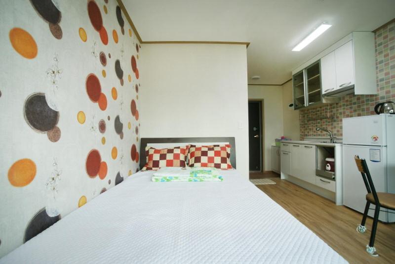 Sanbangsan Hot Spring Pension