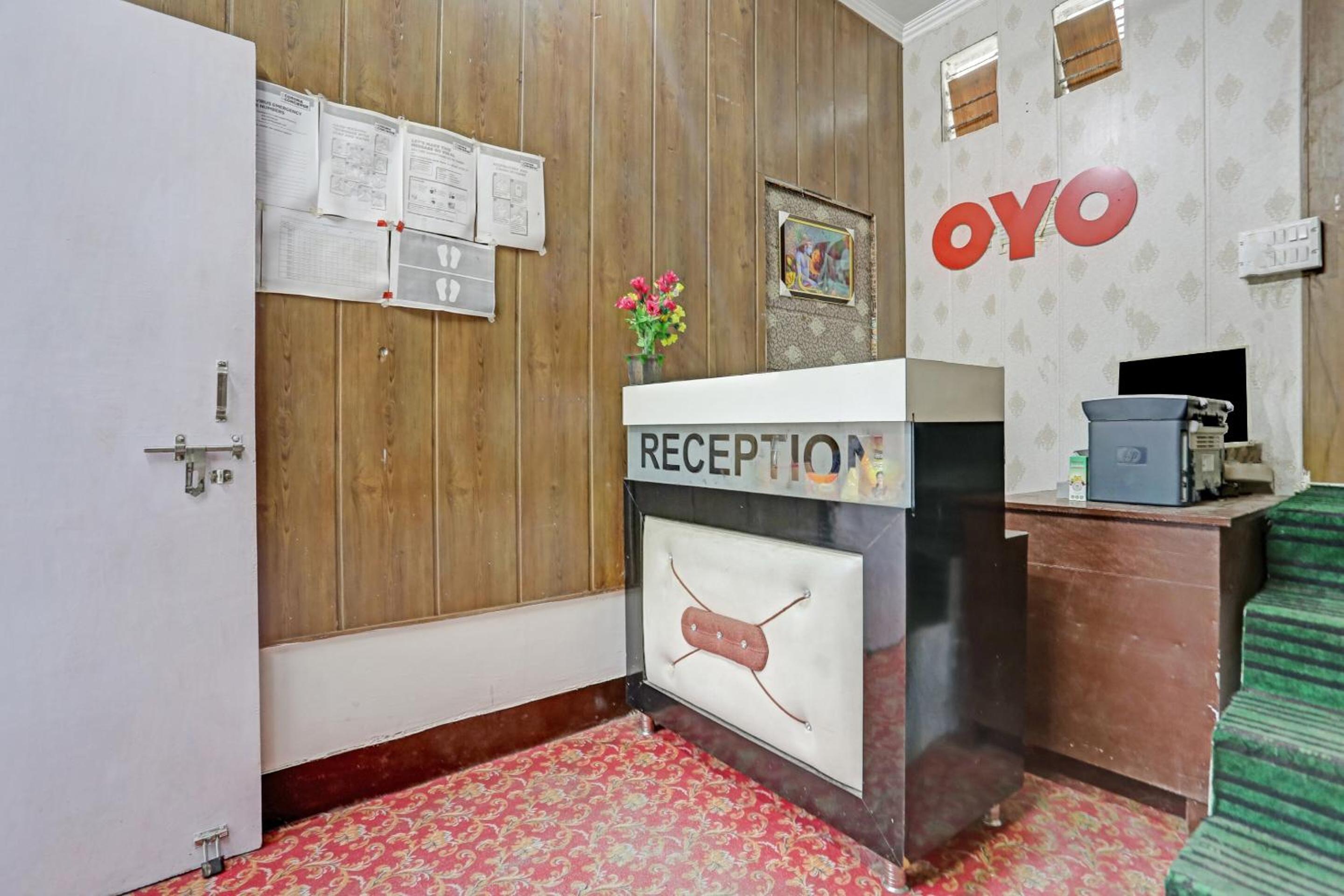 Lobby & Reception