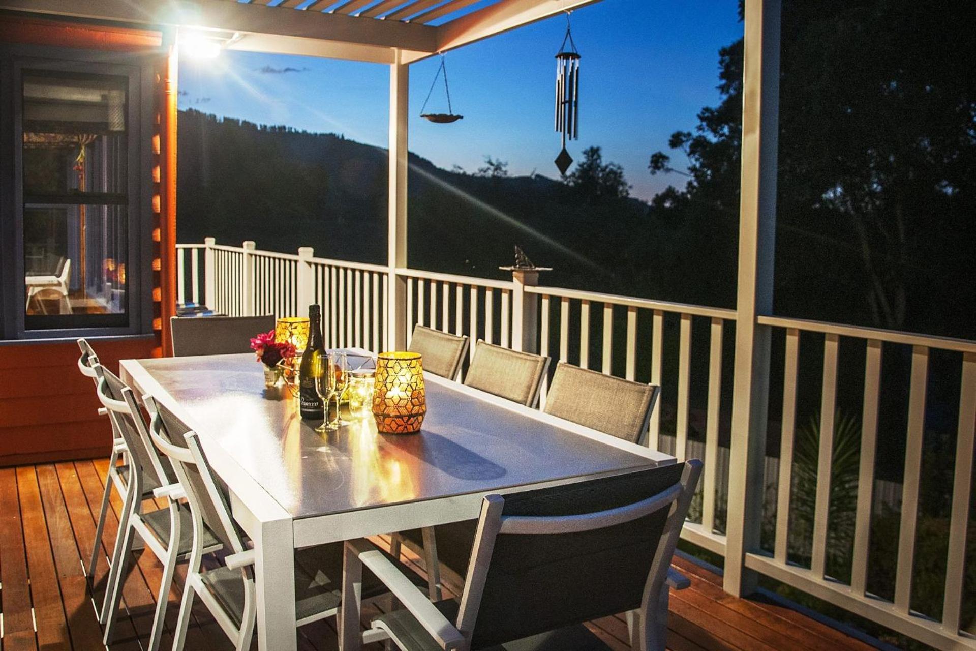 Artee House - A Bright Escape