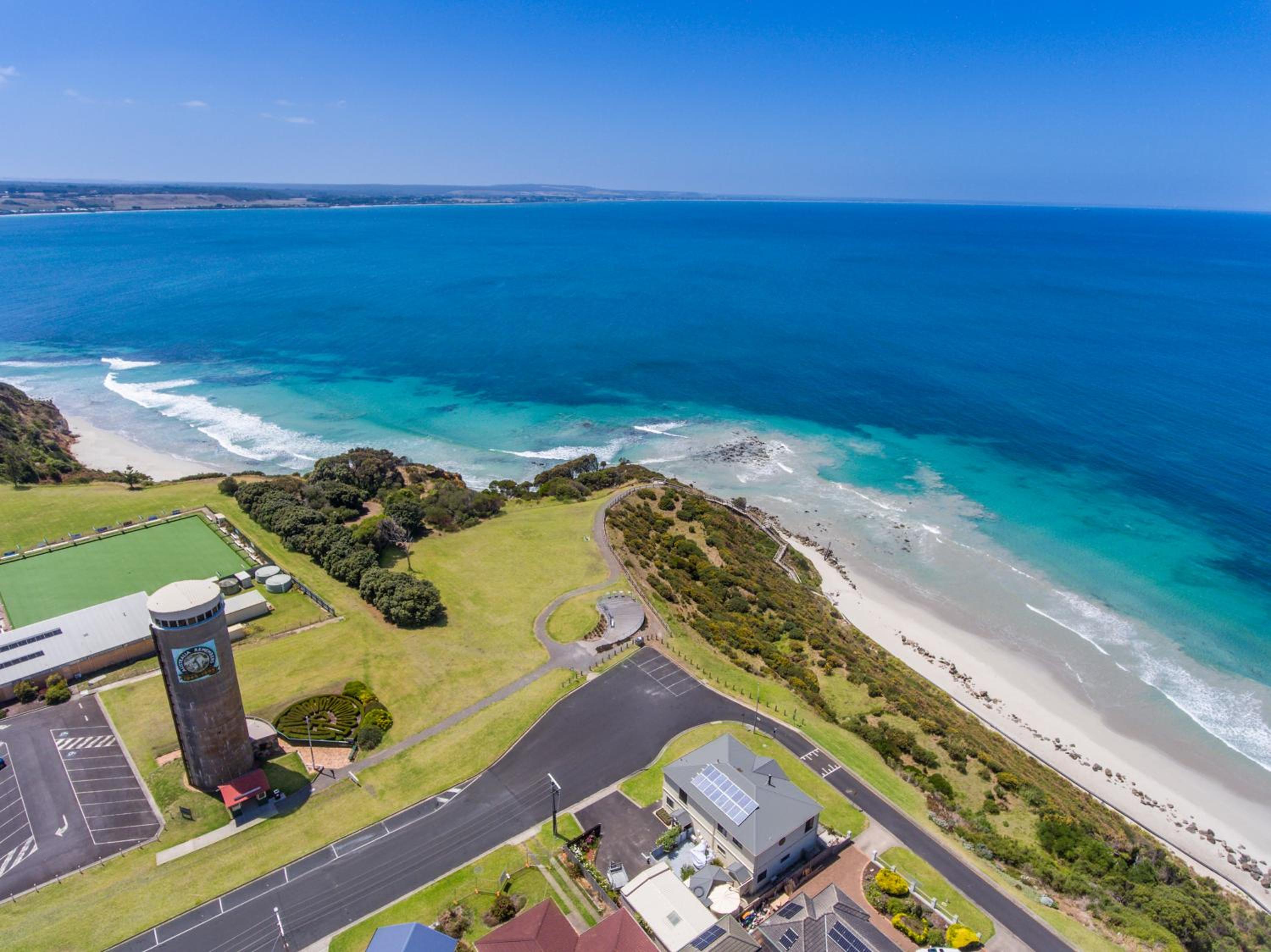 Clifftop Apartments Portland Vic view 2