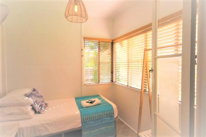 QCWA Cheerful Cottage - Airlie Beach