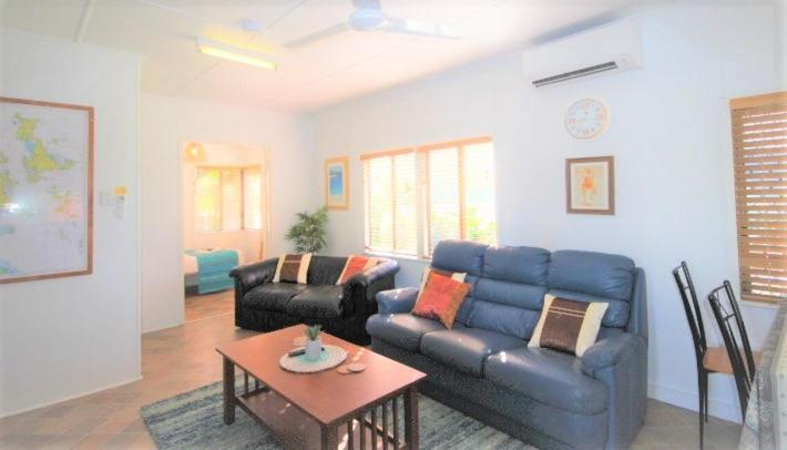 QCWA Cheerful Cottage - Airlie Beach