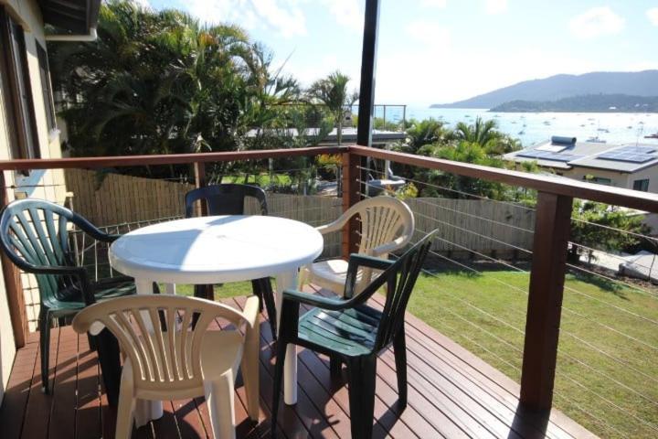 QCWA Cheerful Cottage - Airlie Beach
