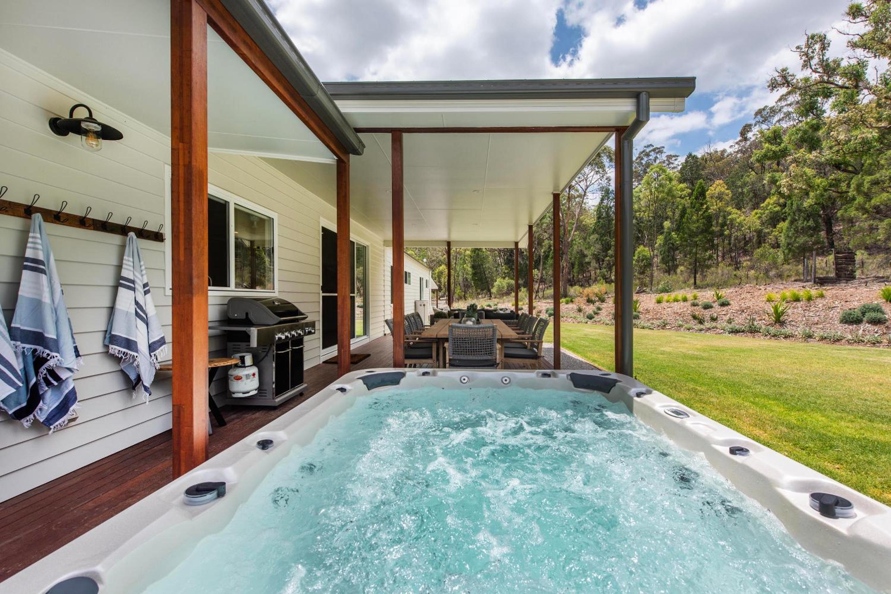 Lazy Frog Lodge Mudgee country luxury