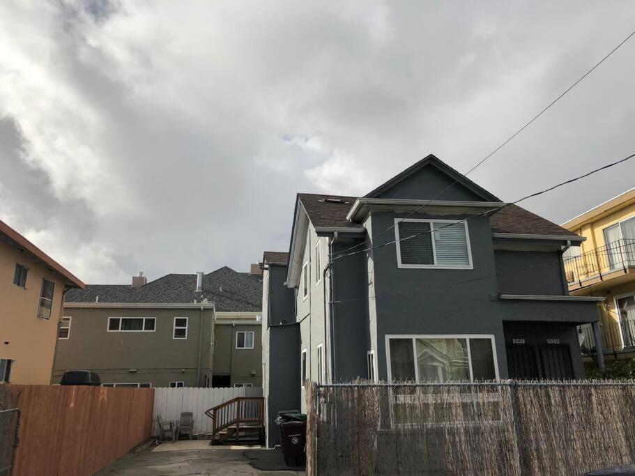 Victorian Oasis: Charm & Convenience Near Lake Merritt view 2