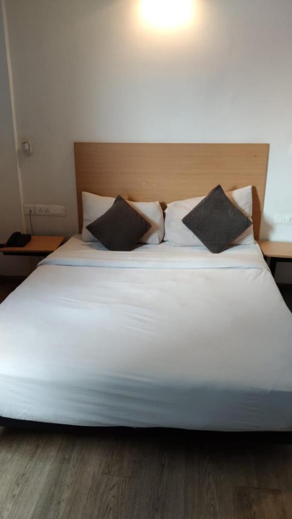 Addresscastlr2bhkServiceApartments