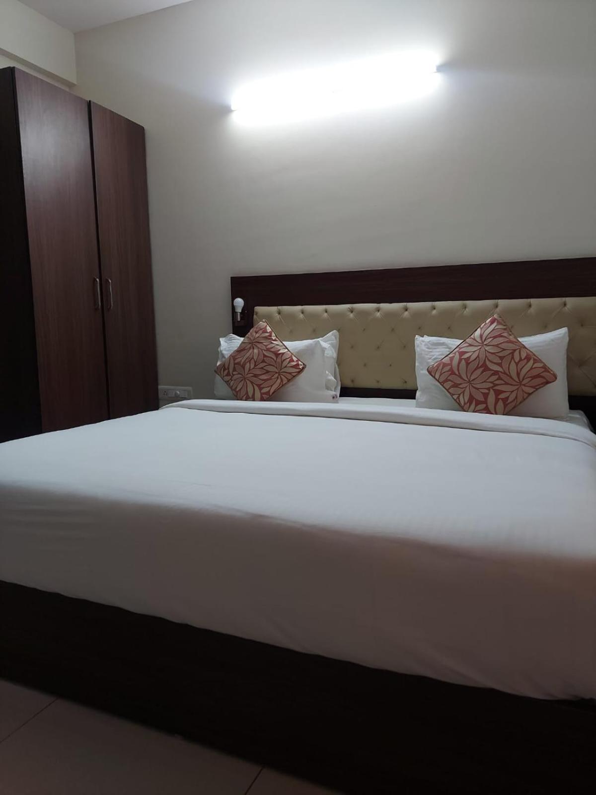 Addresscastlr2bhkServiceApartments