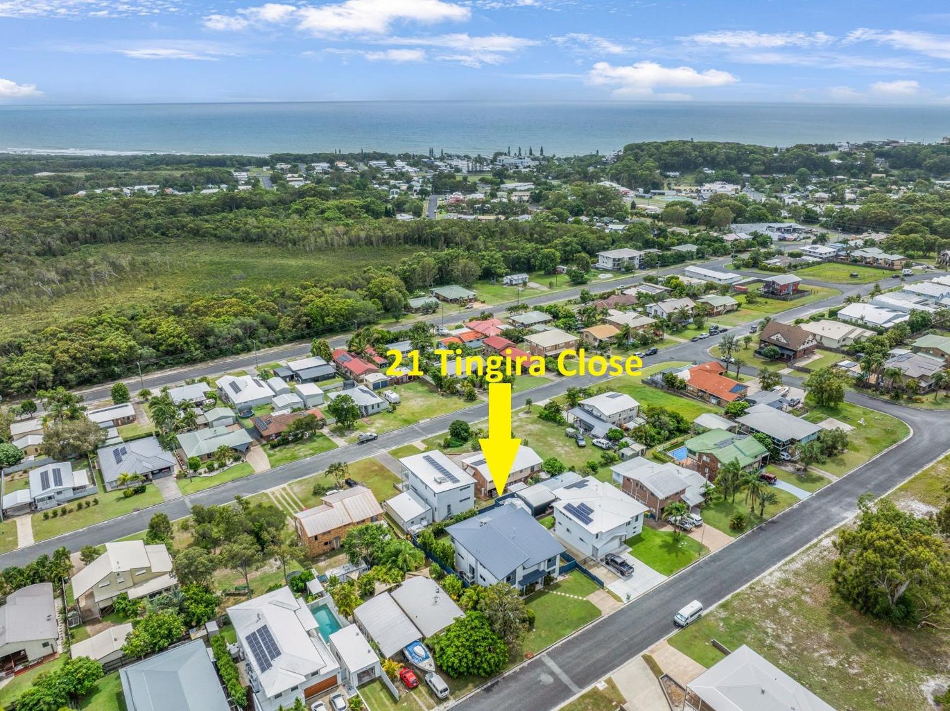 Blacklaw's Retreat - Rainbow Beach Views. Spacious. Fenced Yard.