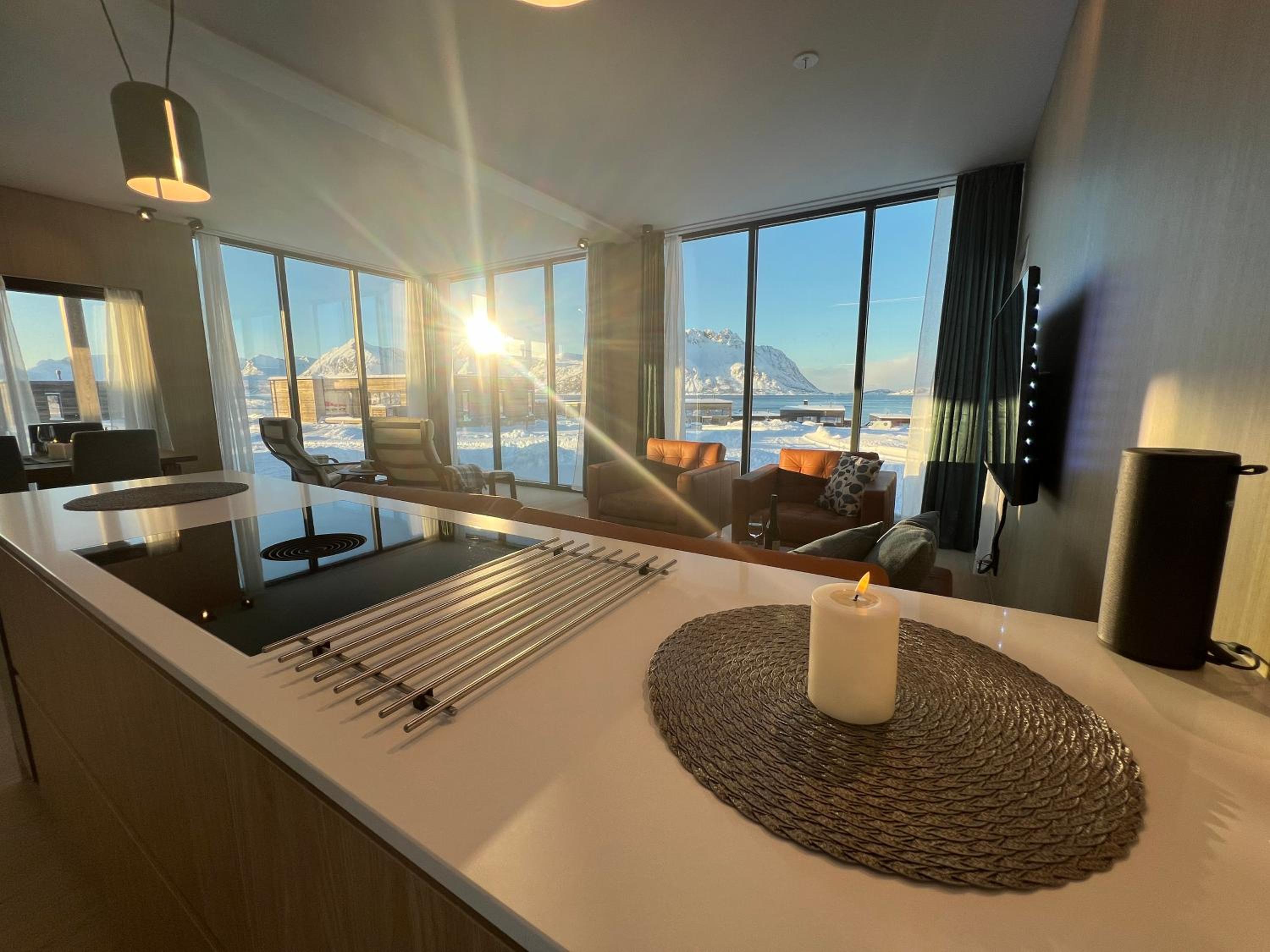 Artic Lyngvær Luggombu Lodge with jacuzzi