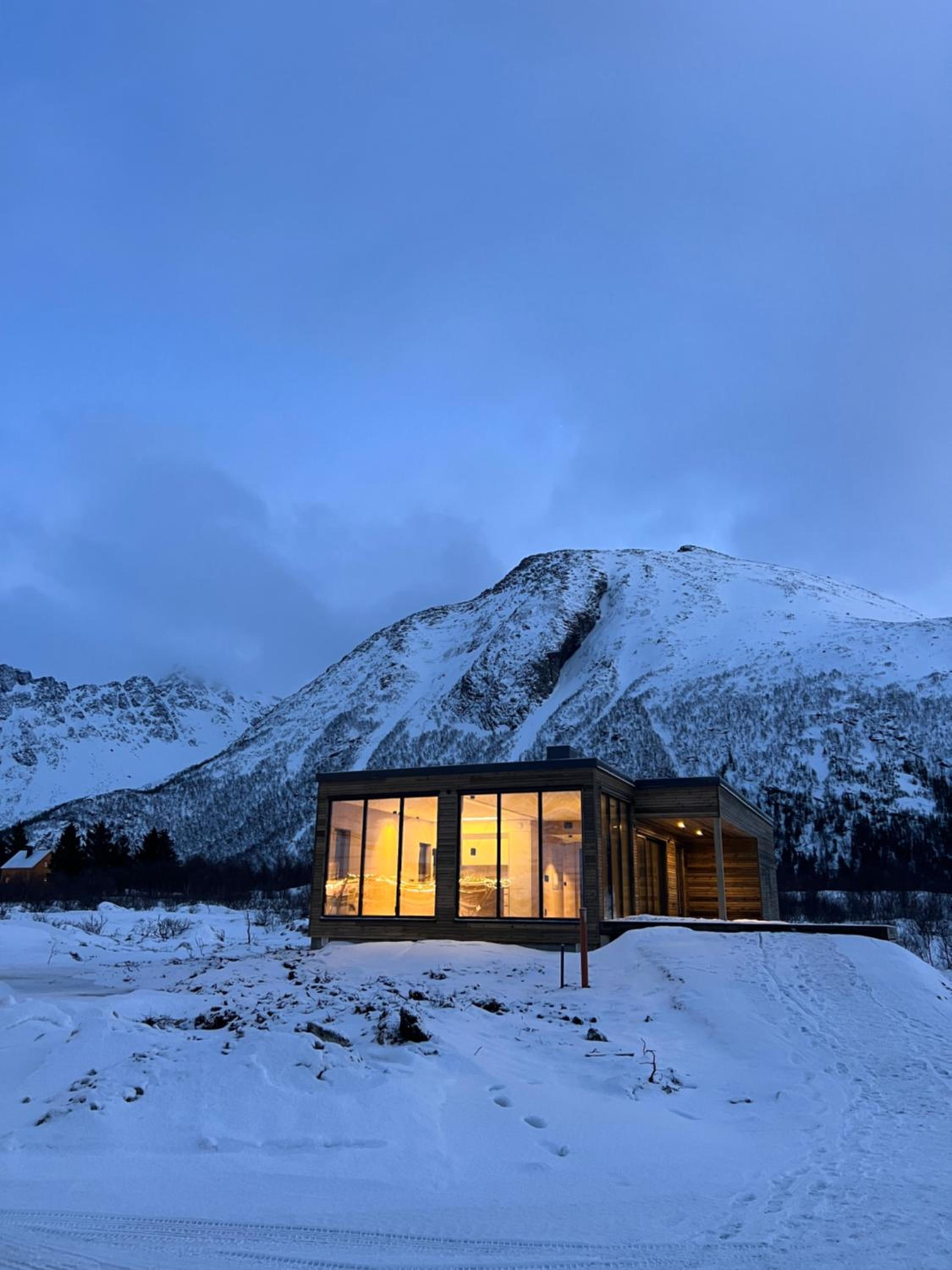 Artic Lyngvær Luggombu Lodge with jacuzzi