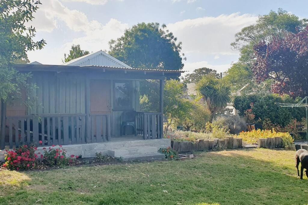 Cosy, 1930s Country Style Cottage in Mount Barker WA