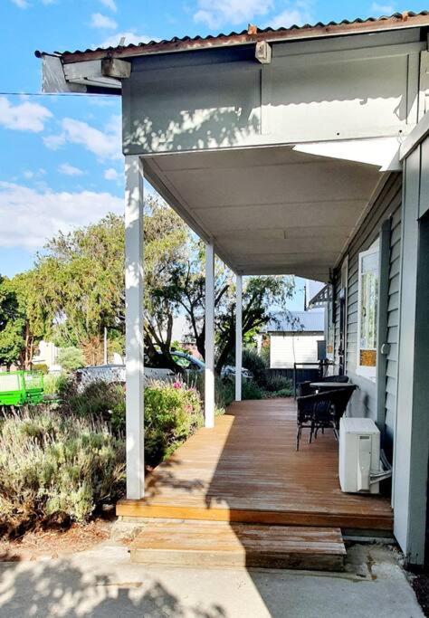 Cosy, 1930s Country Style Cottage in Mount Barker WA