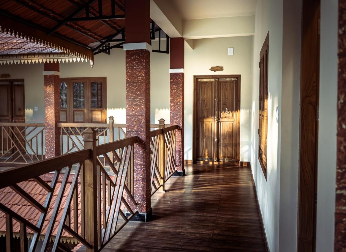 ATHIRAPPILY SREENILAYAM HERITAGE RESORt