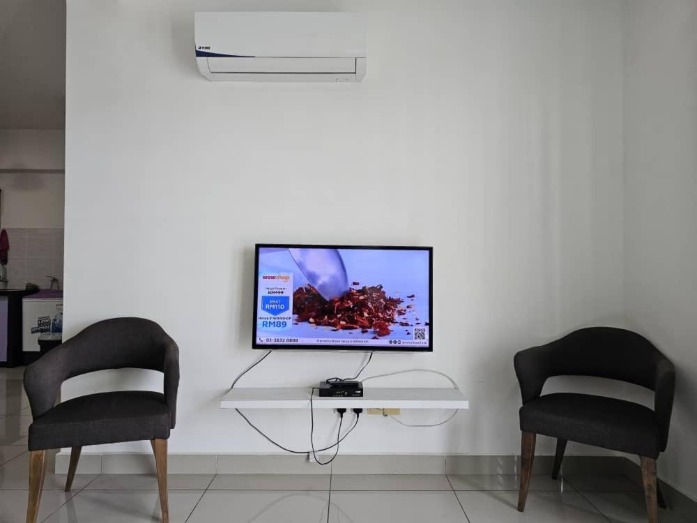 Seberang Jaya Family Pool Homestay Near Hospital 3 Bedroom Aircond 2 Bathroom & Family Room Aircond