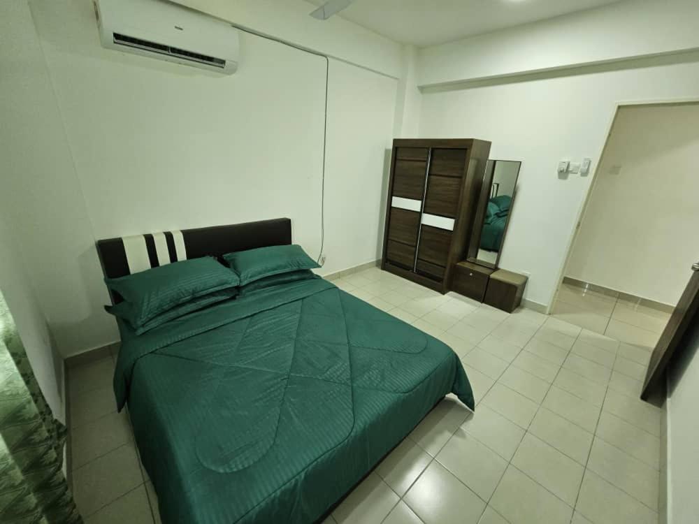 Seberang Jaya Family Pool Homestay Near Hospital 3 Bedroom Aircond 2 Bathroom & Family Room Aircond