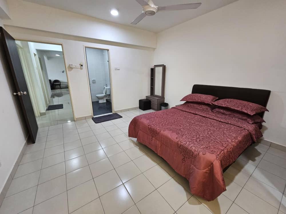 Seberang Jaya Family Pool Homestay Near Hospital 3 Bedroom Aircond 2 Bathroom & Family Room Aircond photo 4