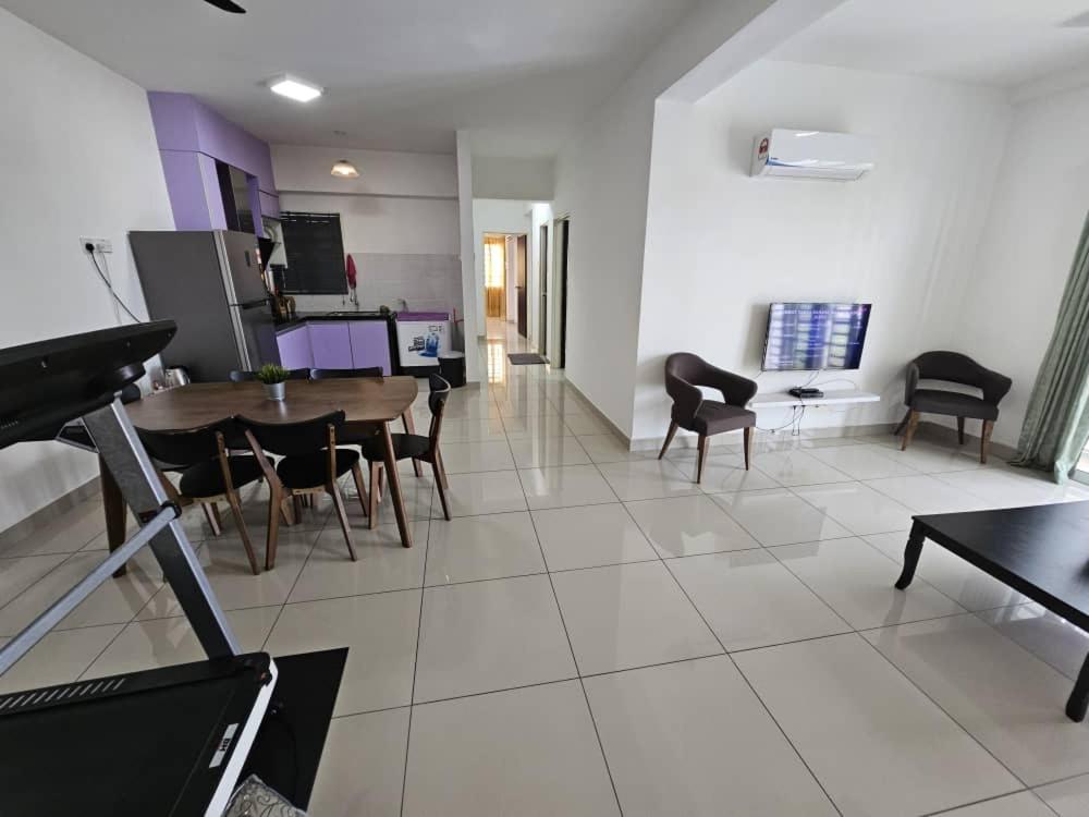 Seberang Jaya Family Pool Homestay Near Hospital 3 Bedroom Aircond 2 Bathroom & Family Room Aircond