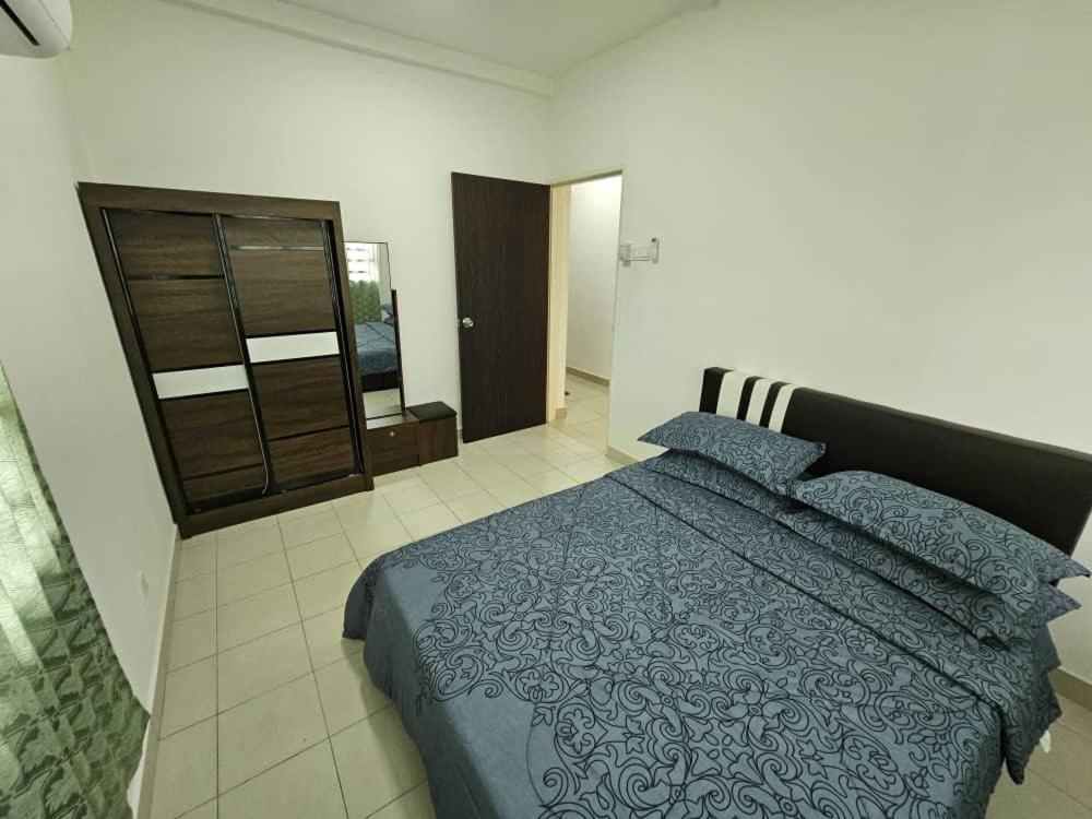 Seberang Jaya Family Pool Homestay Near Hospital 3 Bedroom Aircond 2 Bathroom & Family Room Aircond