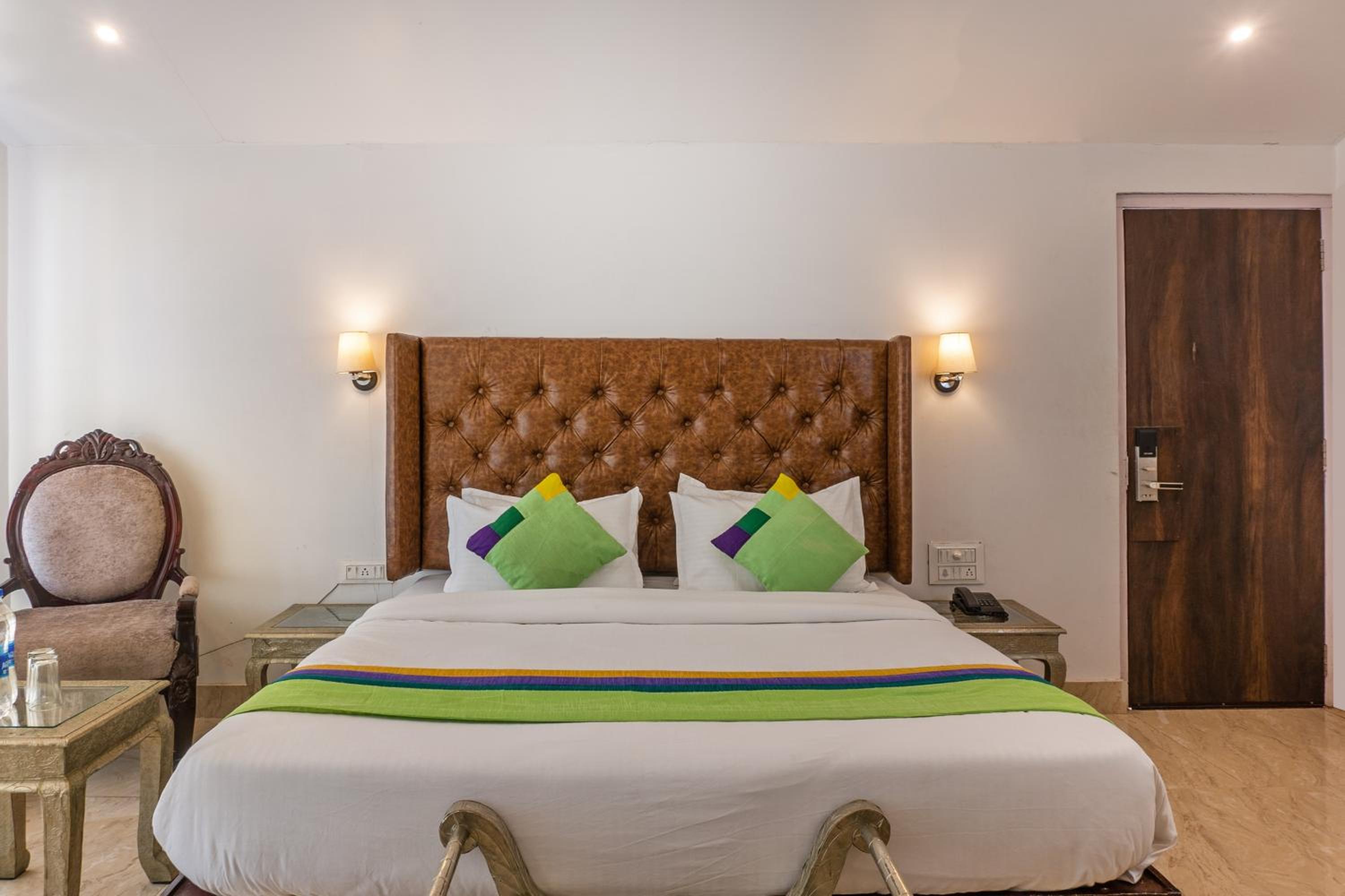 Treebo Kumbhal Castle, 2 Km From Kumbalgarh Fort