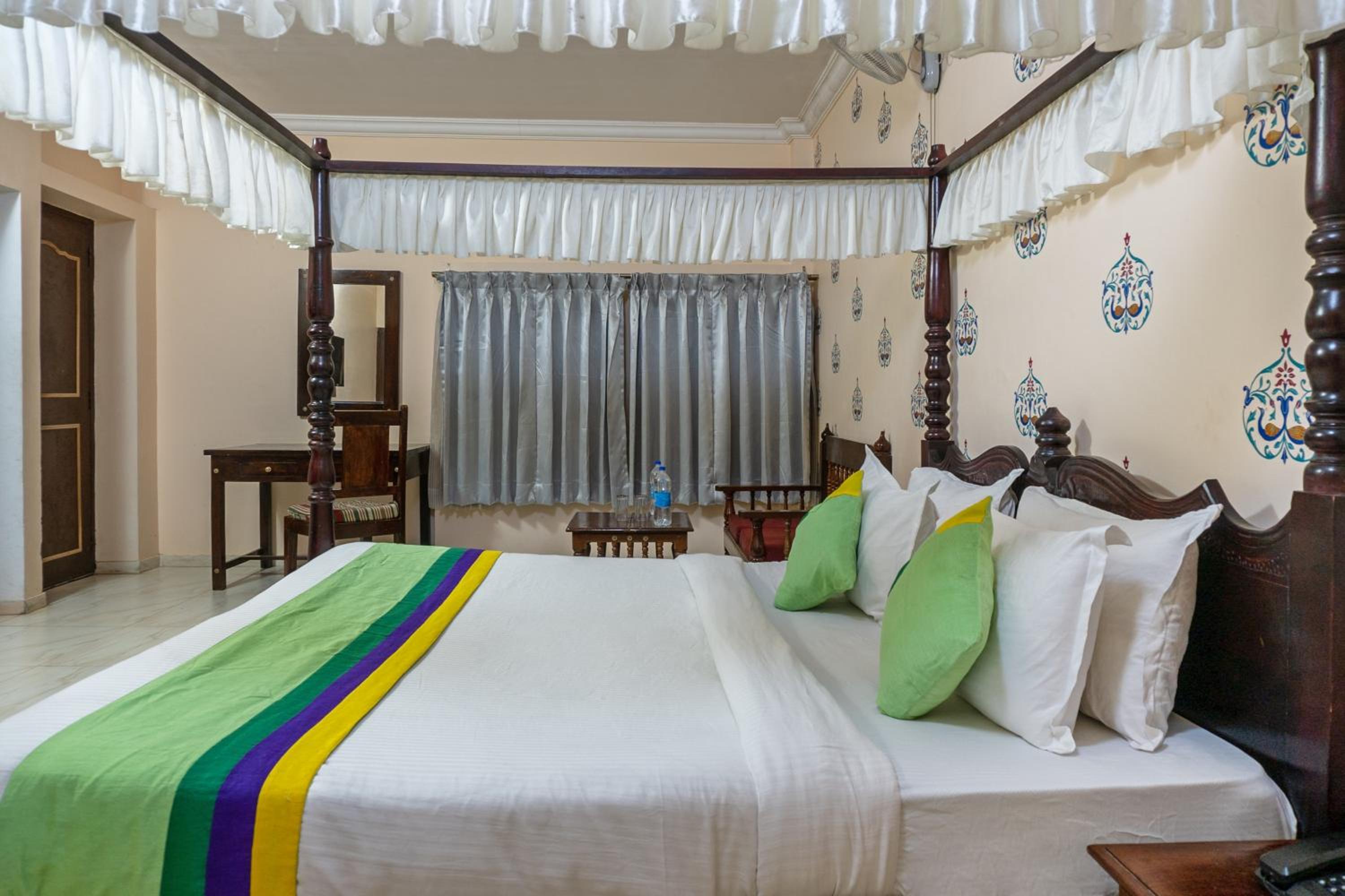 Treebo Kumbhal Castle, 2 Km From Kumbalgarh Fort