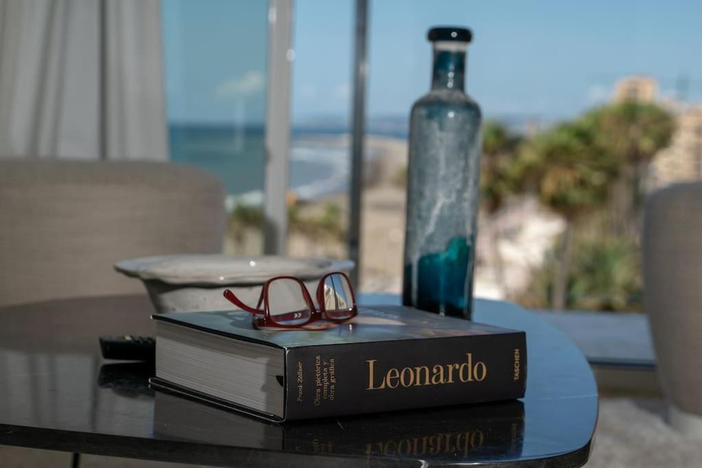 Lujoso apartamento primera línea playa y céntrico