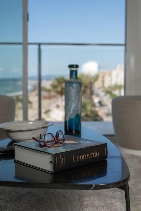 Lujoso apartamento primera línea playa y céntrico