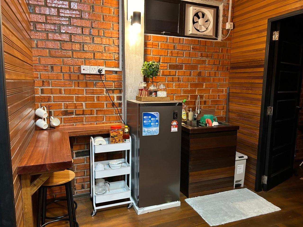 NASHQUE HOMESTAY