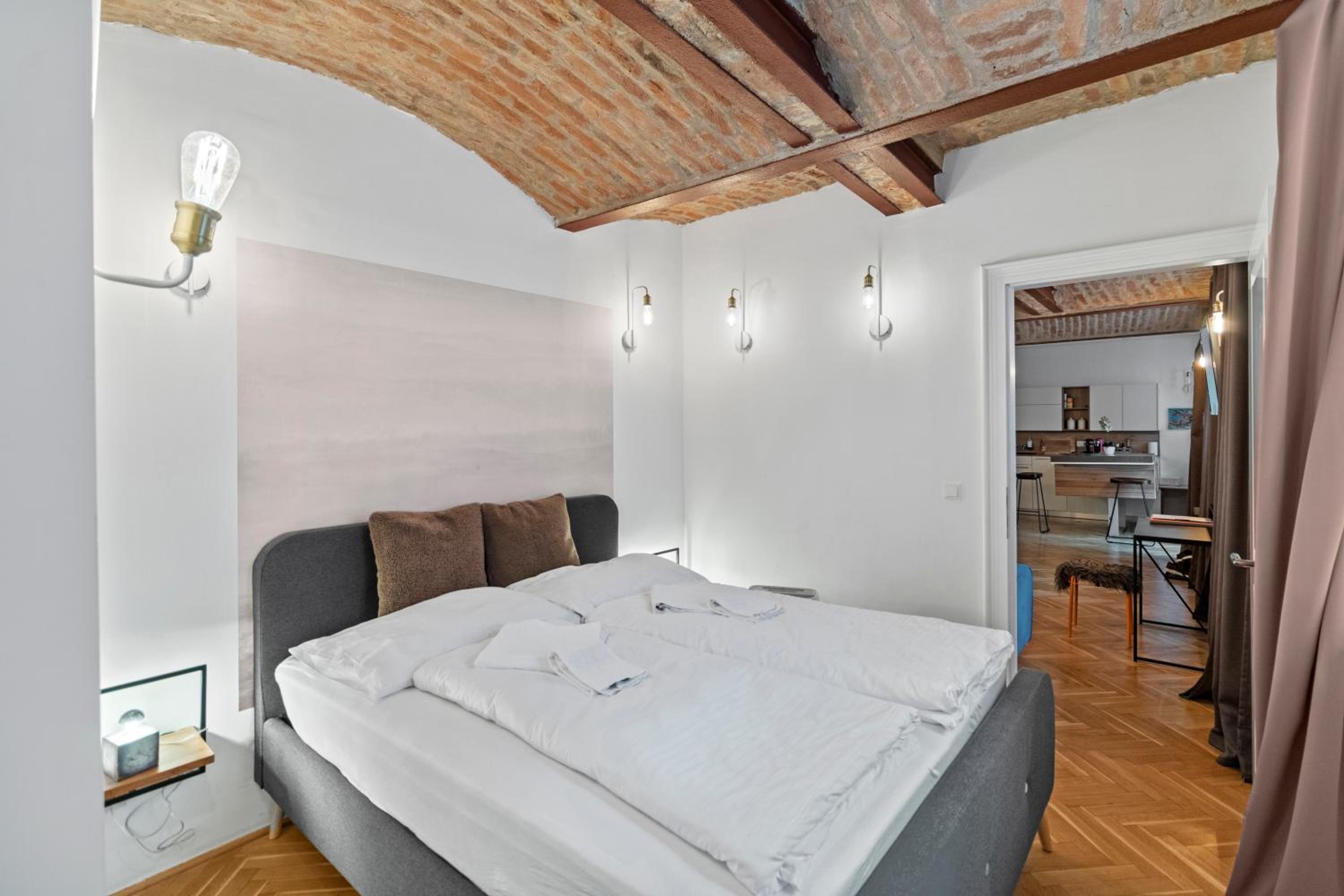 FarawayHomes Studio Vienna #B2