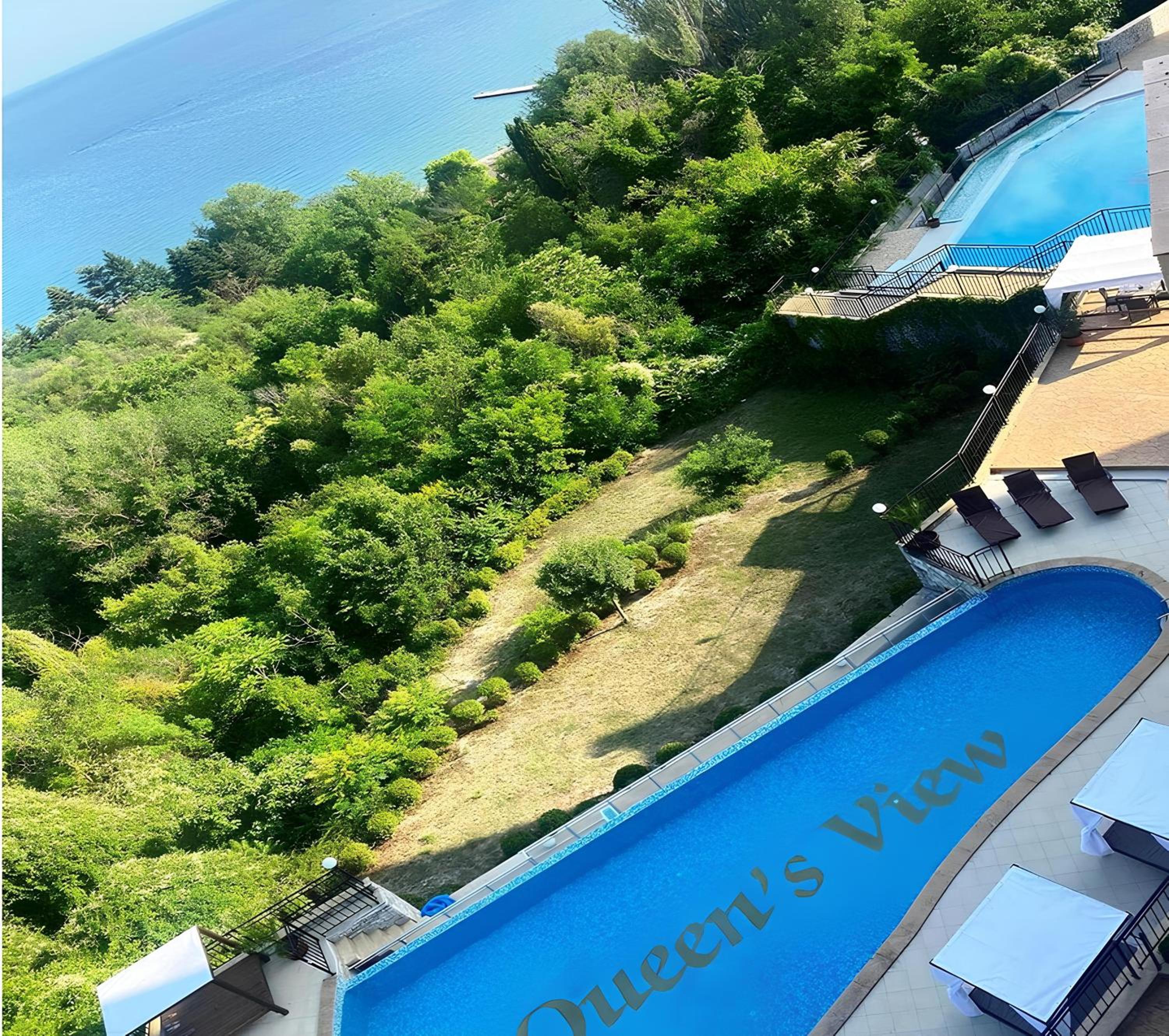 Queen's view 14-Pools-Near Botanic garden