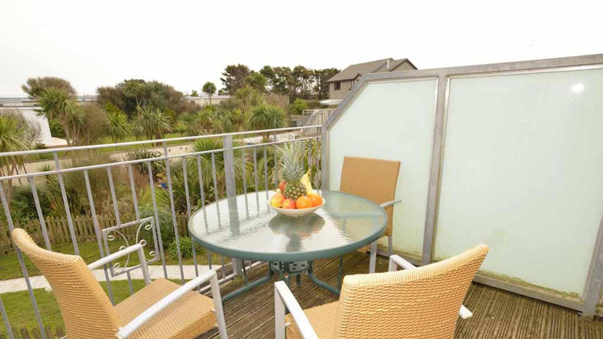 Chymoresk - Self Catering Holiday Cottage Hayle St Ives Bay view 3