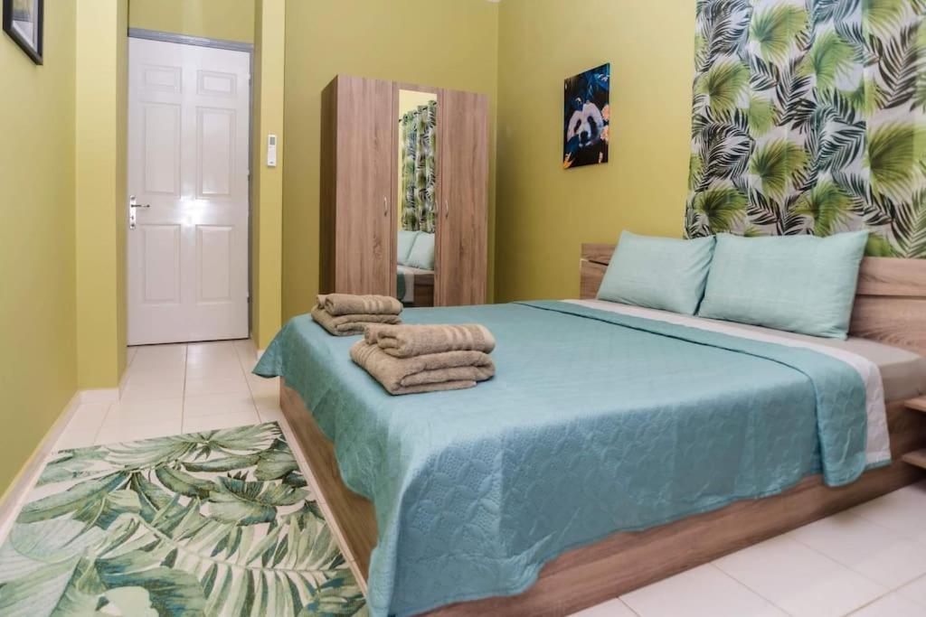 Helens Crib ! photo 4