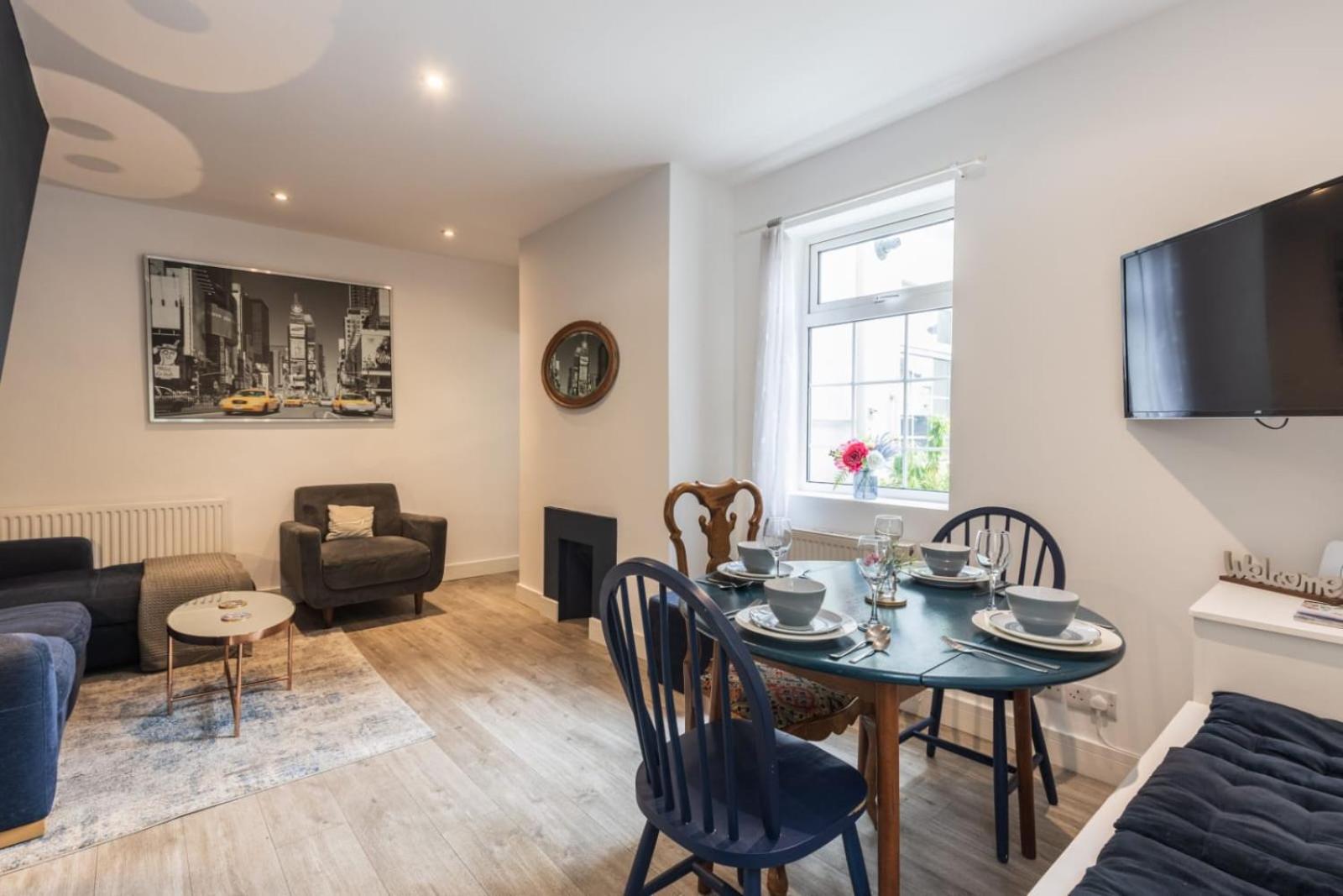 1 Phoenix Cottages, 403 High Street, Cheltenham view 4