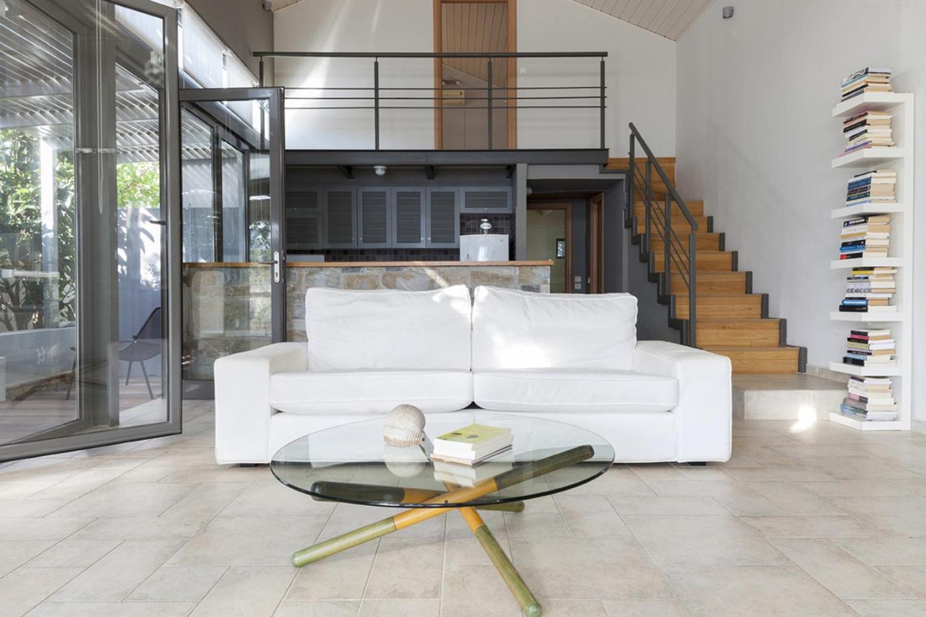 ILYA SUITES BY THE SEA