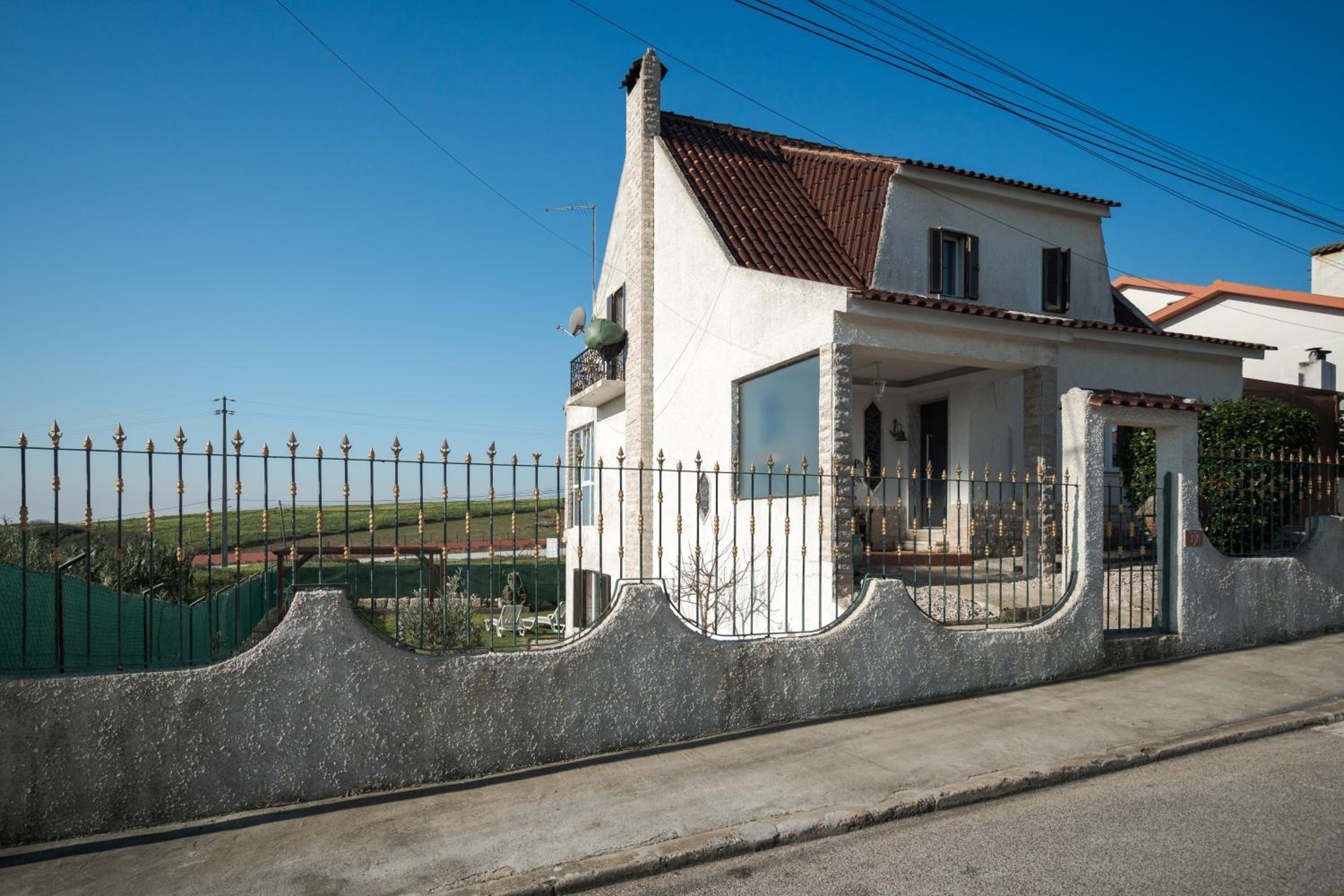 Casa da Ribeira Quarto Amarelo view 5