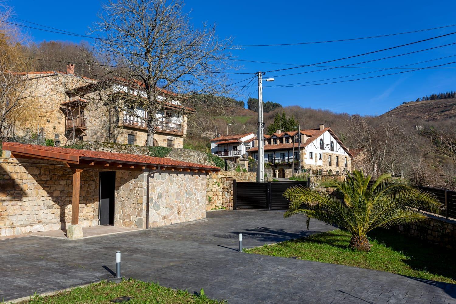 Sandoñana Old Palace Lodge