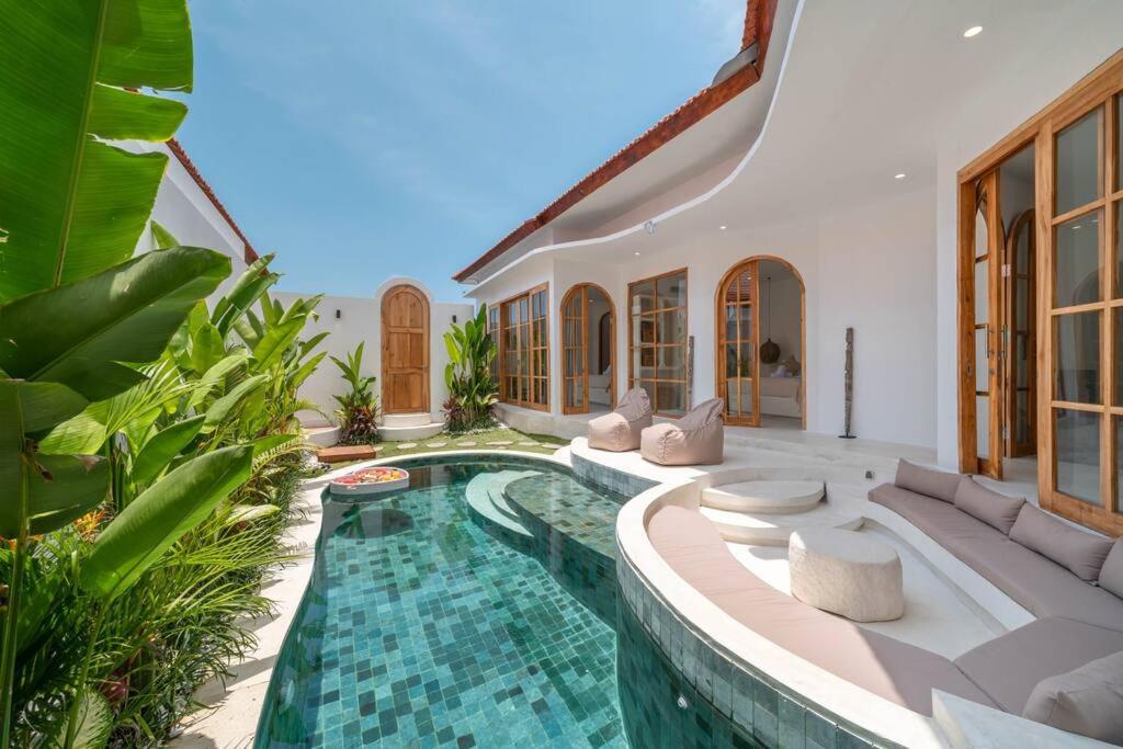 Villa LÂÂ - Tropical & Modern 3BR Central - Canggu beach