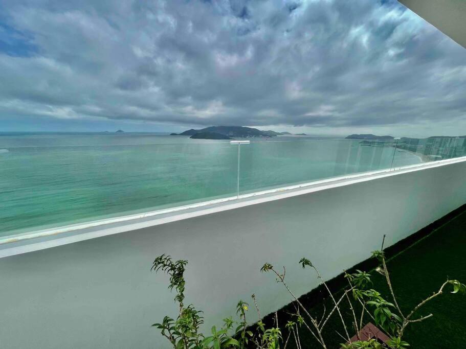 Holi Ocean Vista Sky Villa