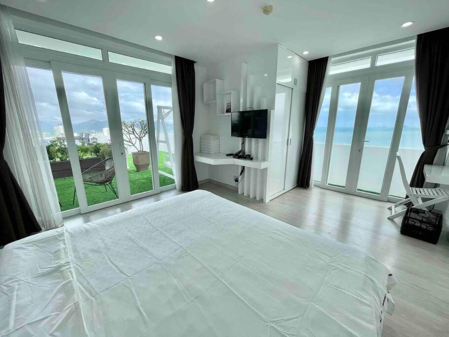 Holi Ocean Vista Sky Villa