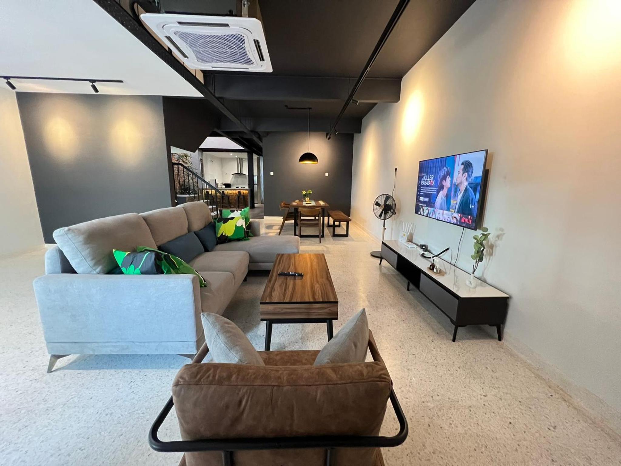 Galaria 4BR 17Pax NearTC, DinosaurLand, PS4, Netflix photo 4