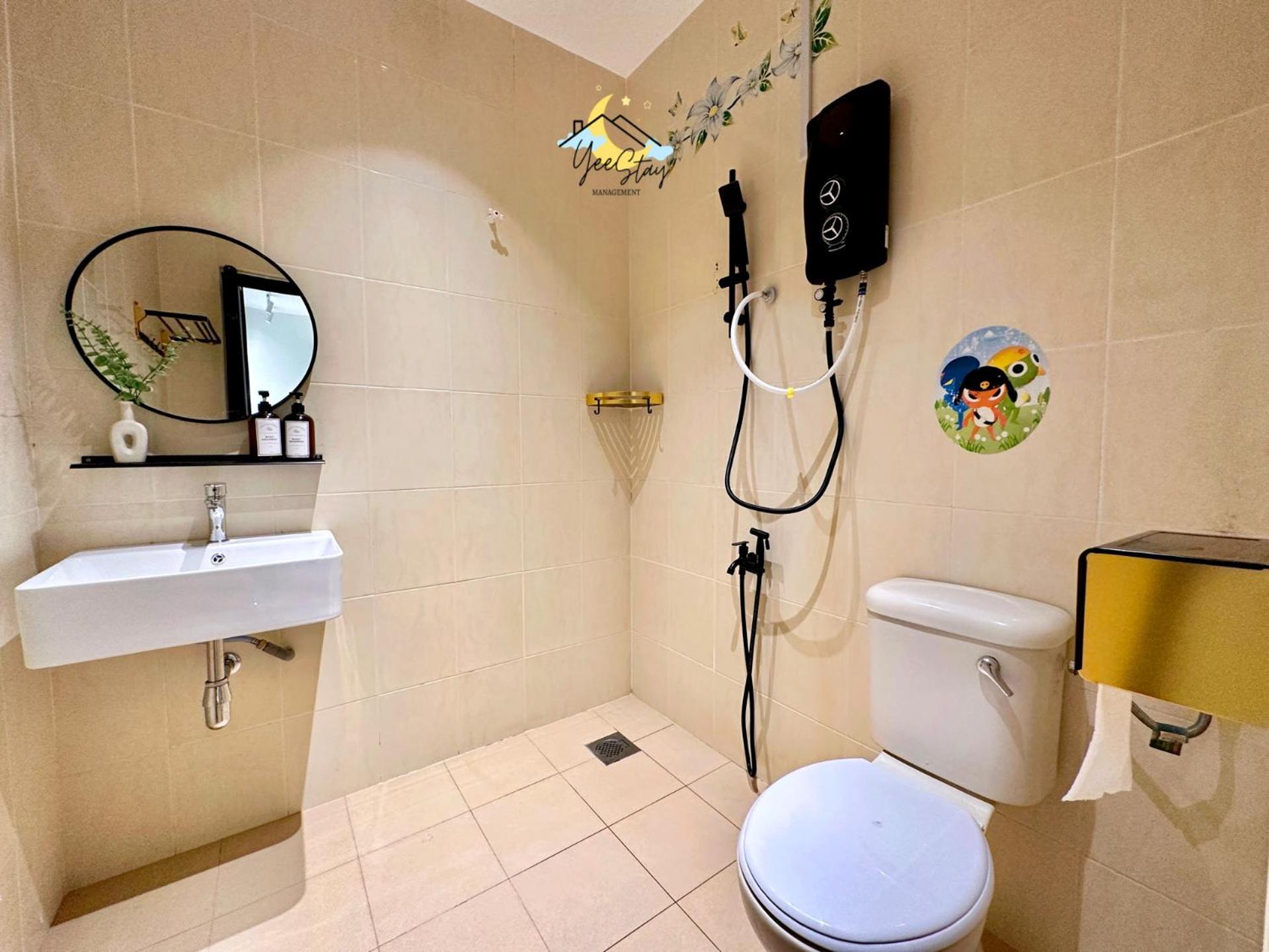 Kota Homestay-22pax with Karaoke,Arcade Game,Table Pool Walking 5min To Jonker photo 3