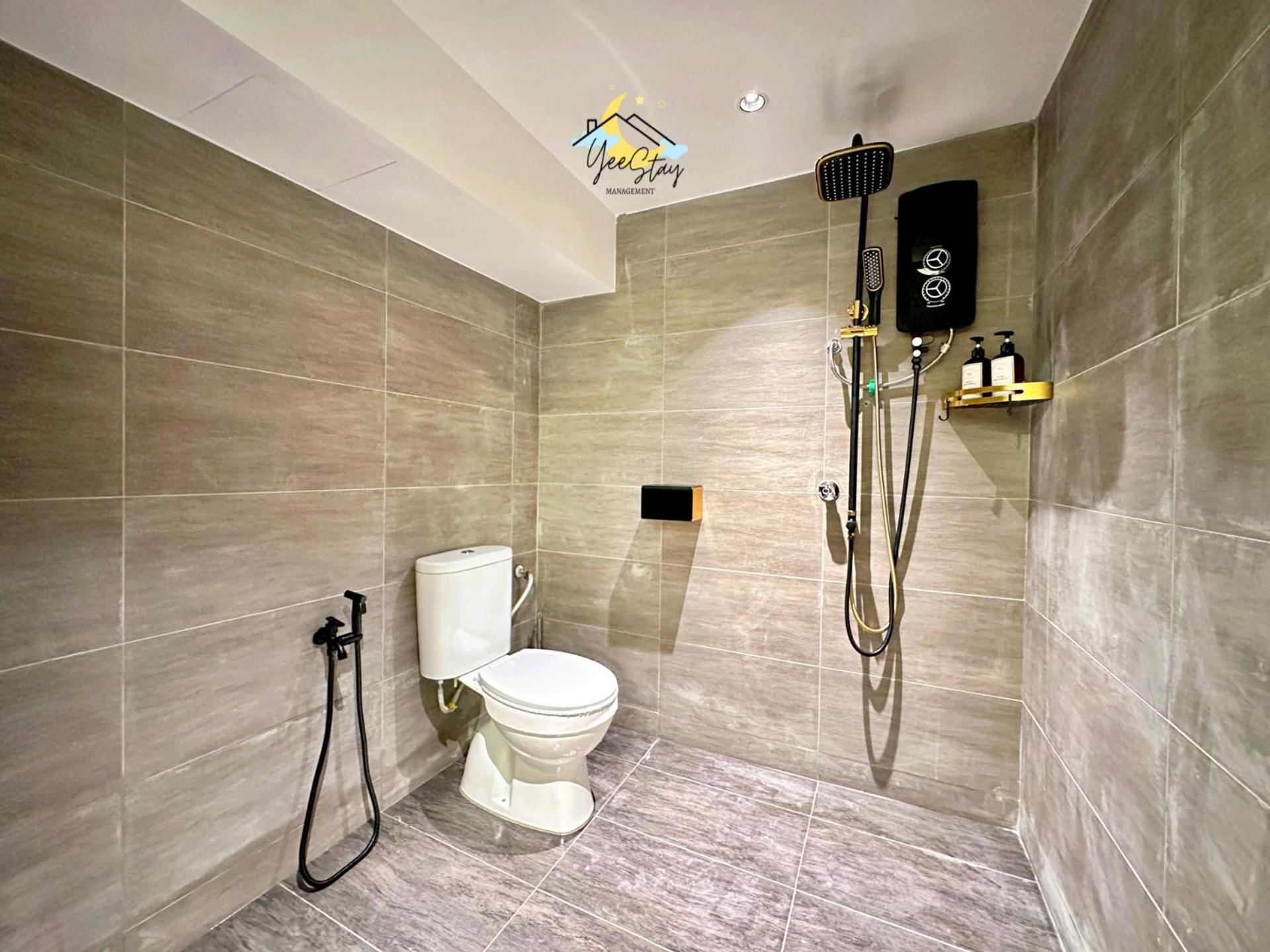 Kota Homestay-22pax with Karaoke,Arcade Game,Table Pool Walking 5min To Jonker photo 8