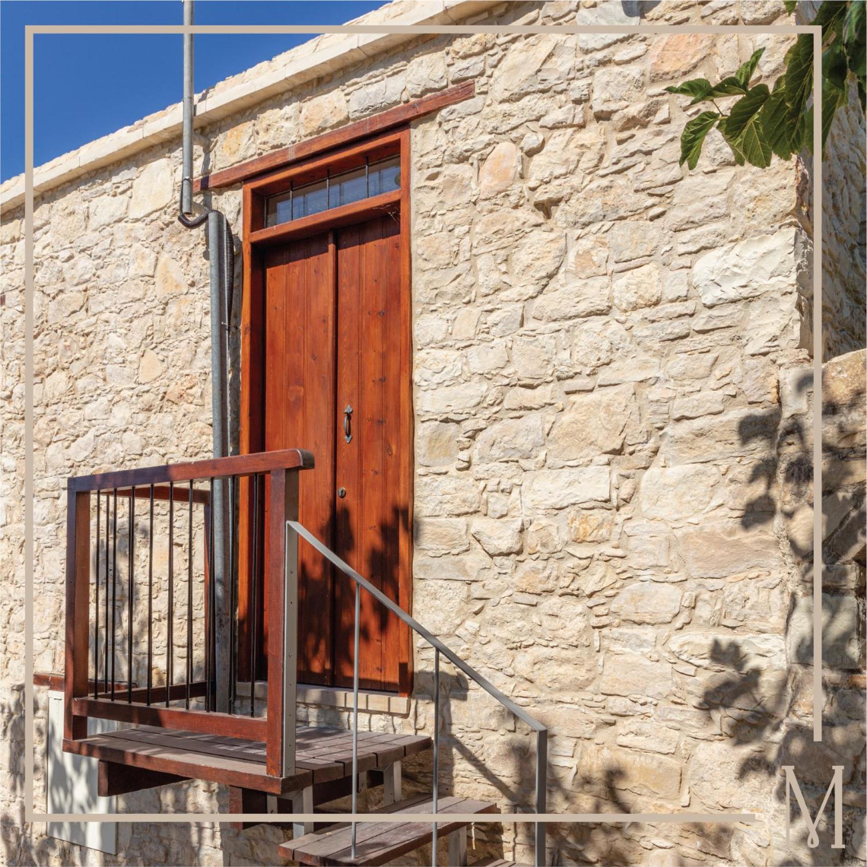 Melissothea Stone Suites