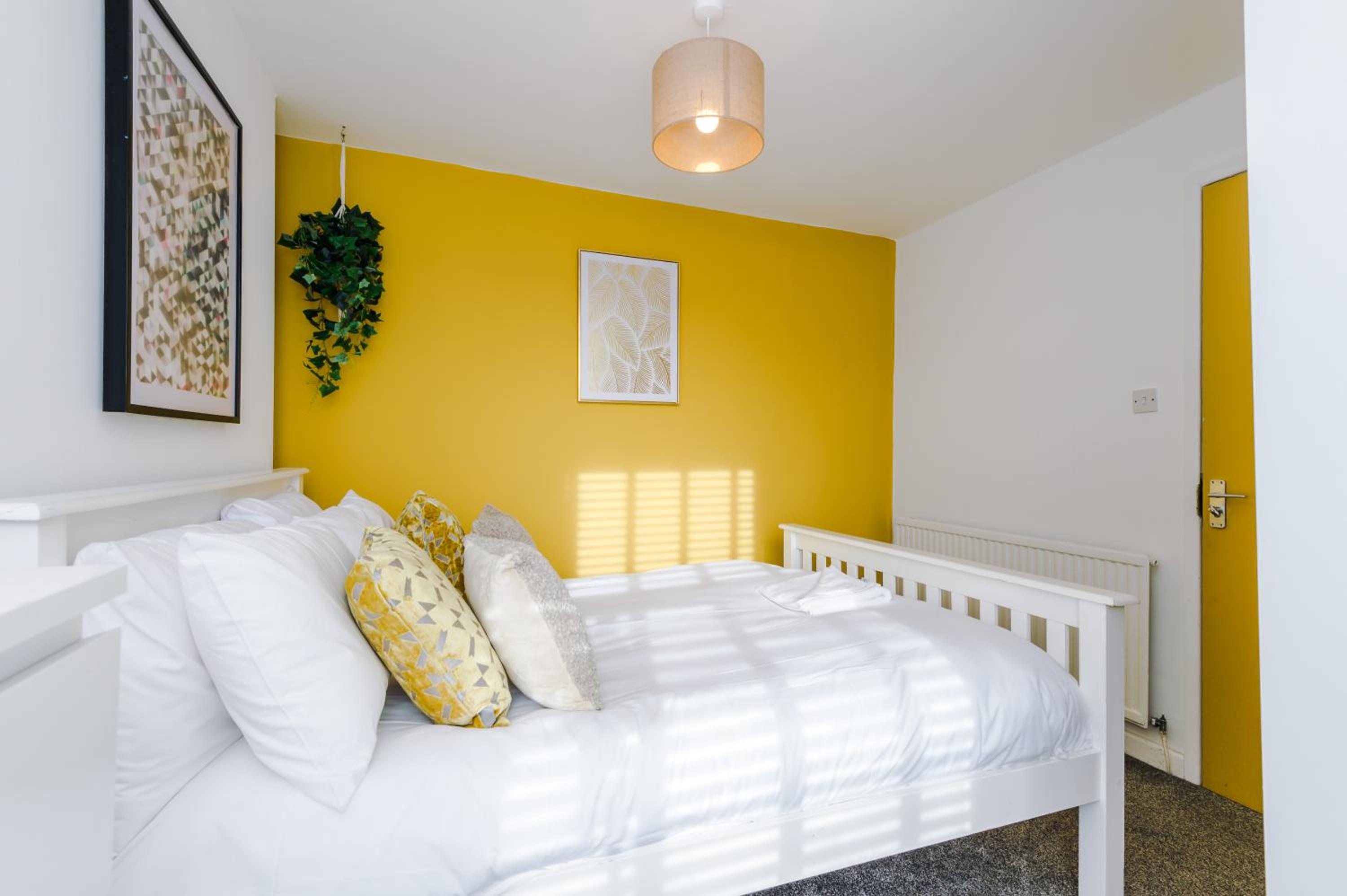 Large 7 bedroom town house in Chester City Centre