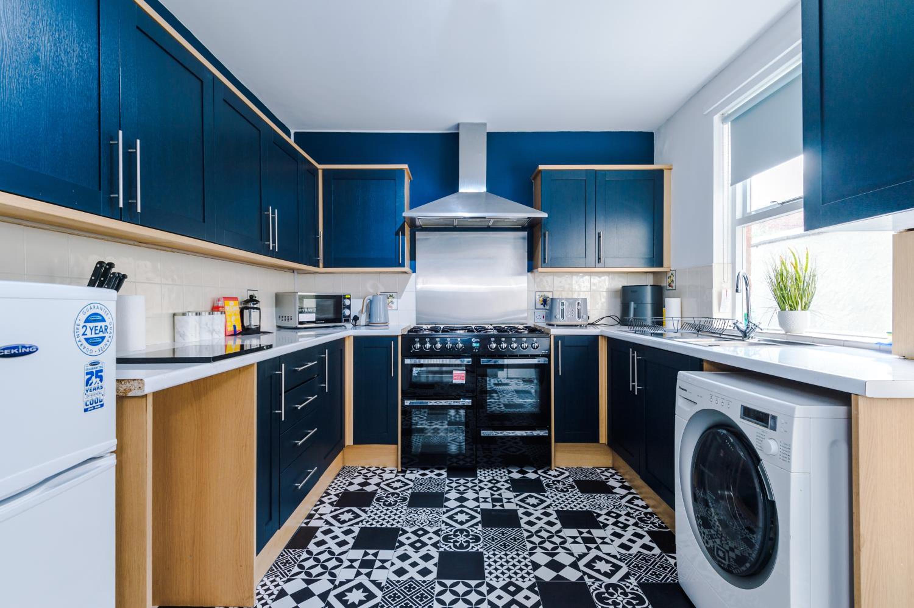 Large 7 bedroom town house in Chester City Centre